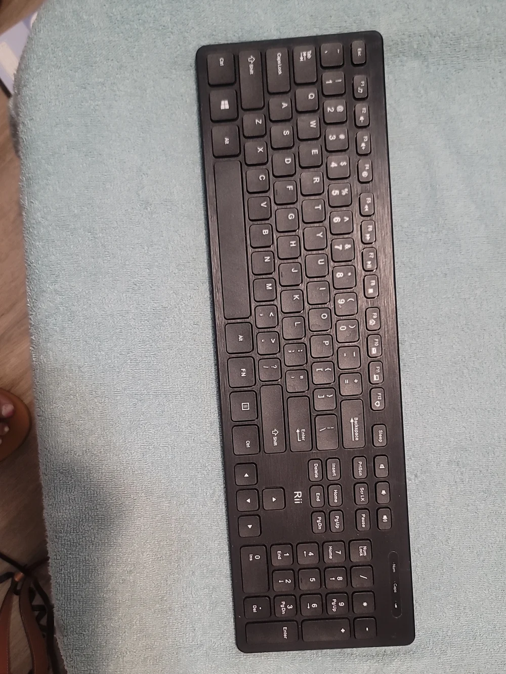 Wireless Slim Black Keyboard - Compatible Bluetooth/USB